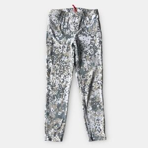 Spanx Skinny Jeans Floral Camo Beige Gray Size Large / 10 Mid Rise Jeggings